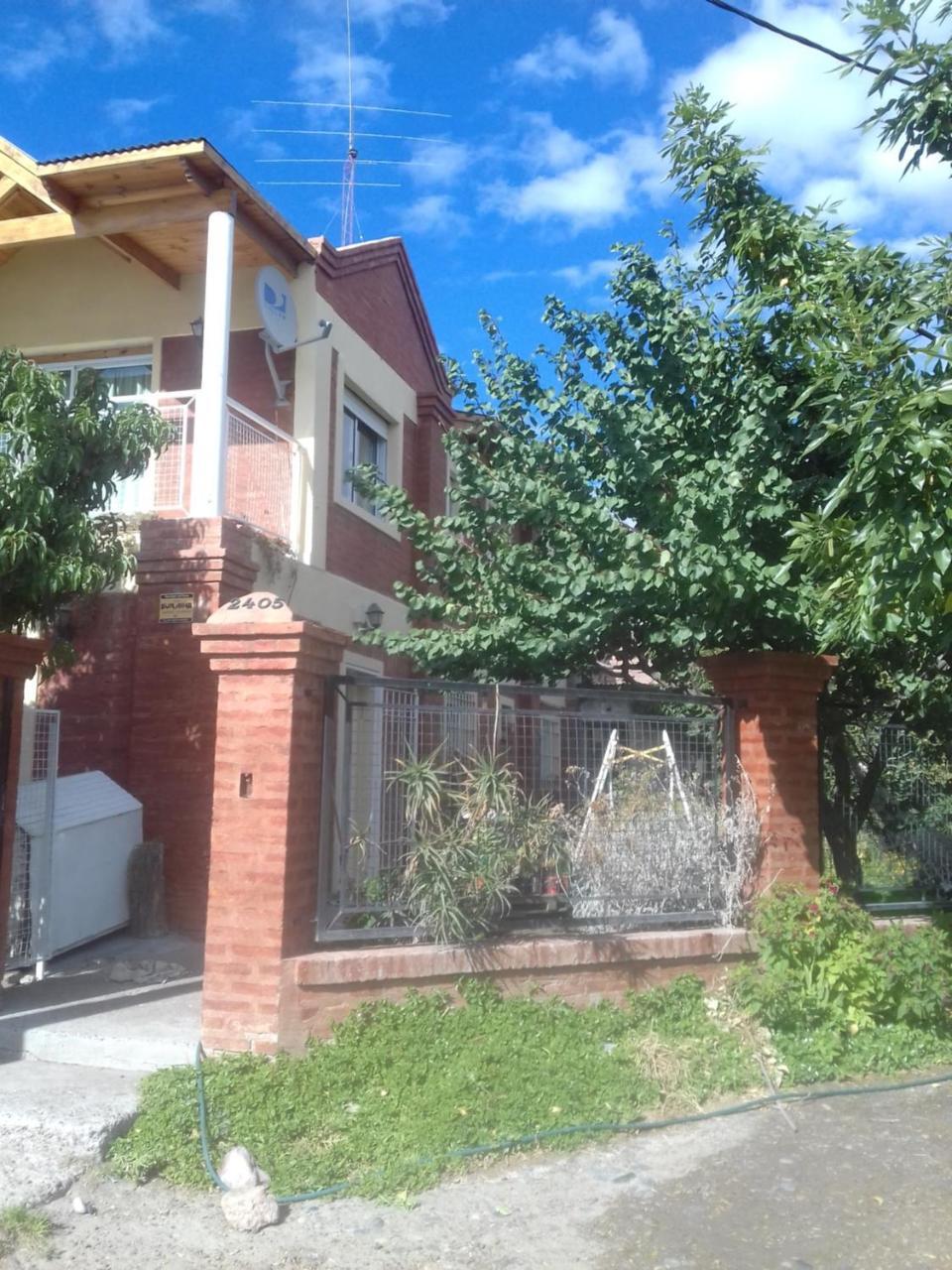 Casa De Franchesca Hostel Trelew Exterior photo